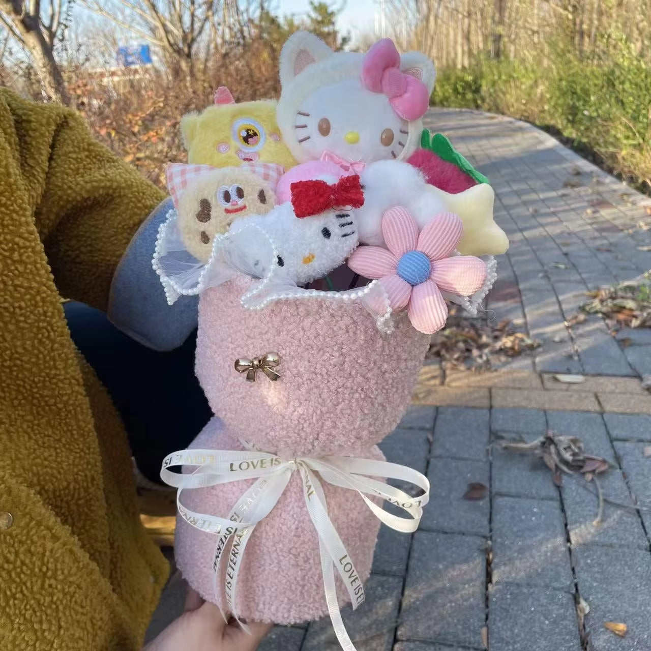 Hello Kitty Plush Bouquet – Perfect Gift for Every Occasion