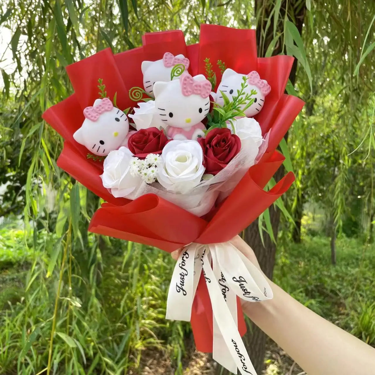 Hello Kitty Plush Bouquet – Perfect Gift for Every Occasion